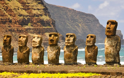 kamienne posągi na wyspie wielkanocnej